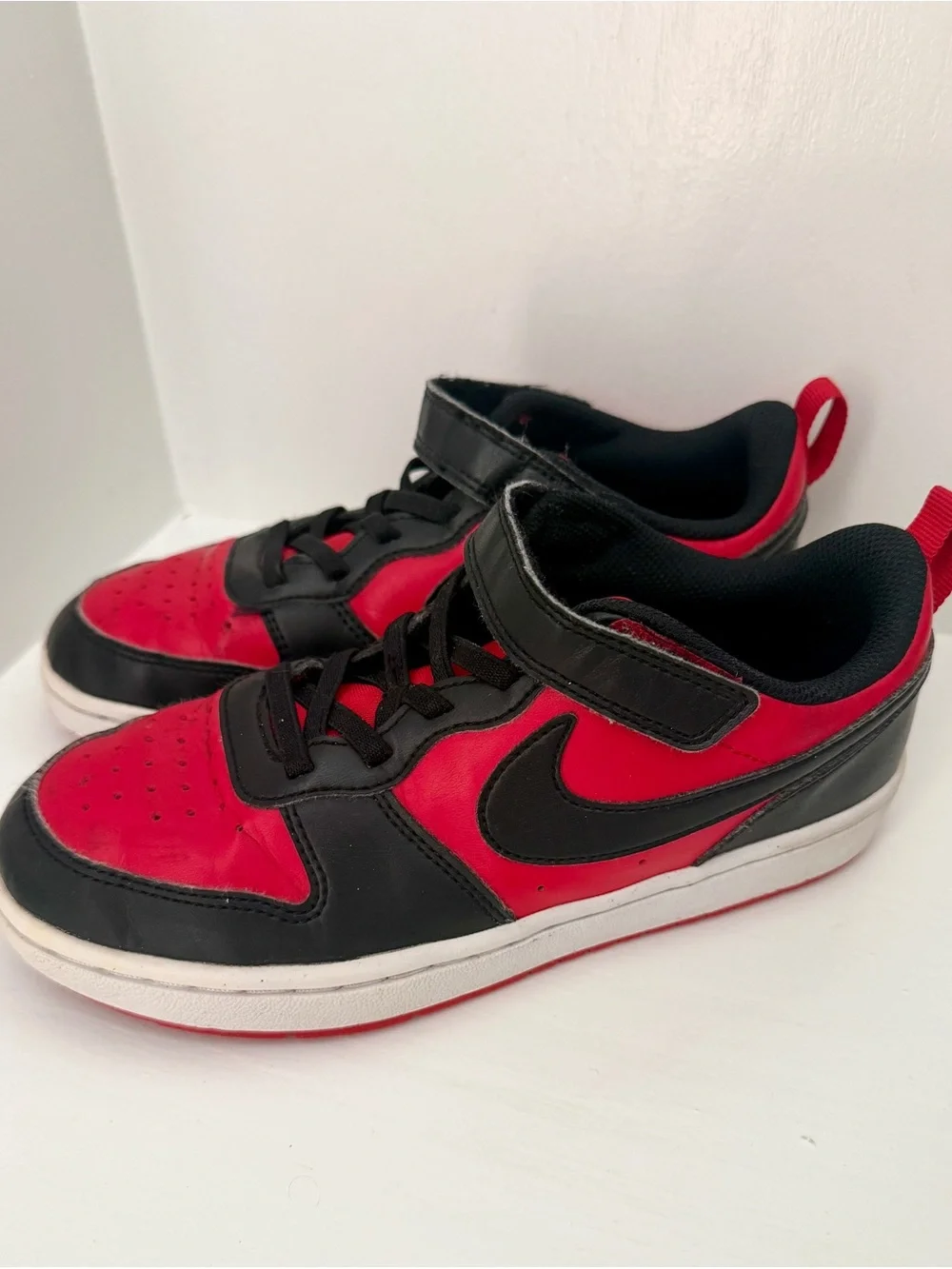 Nike Kids Court Borough Low-Top Sneakers with Strap 3.5y